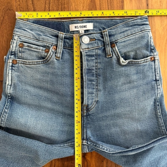 RE/DONE 90s High Rise Loose Jeans Button Fly Raw Hem Medium Wash Size 23 - Picture 13 of 15
